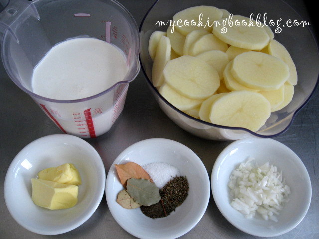 Картофен огретен с аромат на мащерка и дафинов лист