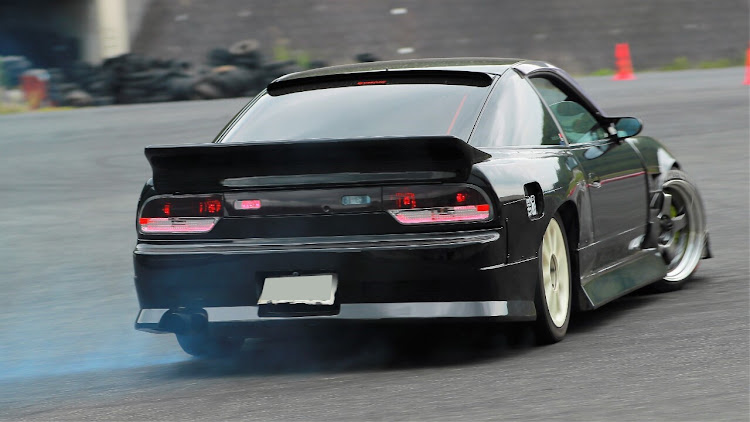 180SXのセントラルサーキット・ドリフト走行会・スモールライトON・エムズガレージ・レッドメモリーに関するカスタム事例の投稿画像5枚目