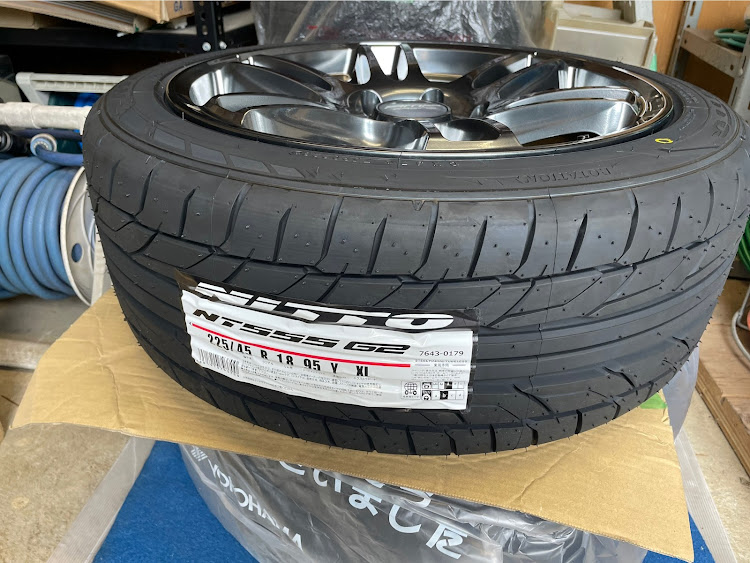 NV350キャラバンの岐阜オフ会・ジャンケン大会・リアスポイラー・MID RMP RACING R26・NITTO NT555 G2に関するカスタム事例の投稿画像4枚目