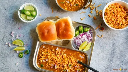 Misal Pav Bhaji [2 Pieces]