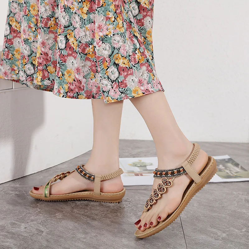 Retro strass teenslippers in grote maten Platte strandsandalen bieden comfort en een sprankelende look voor de zomer.