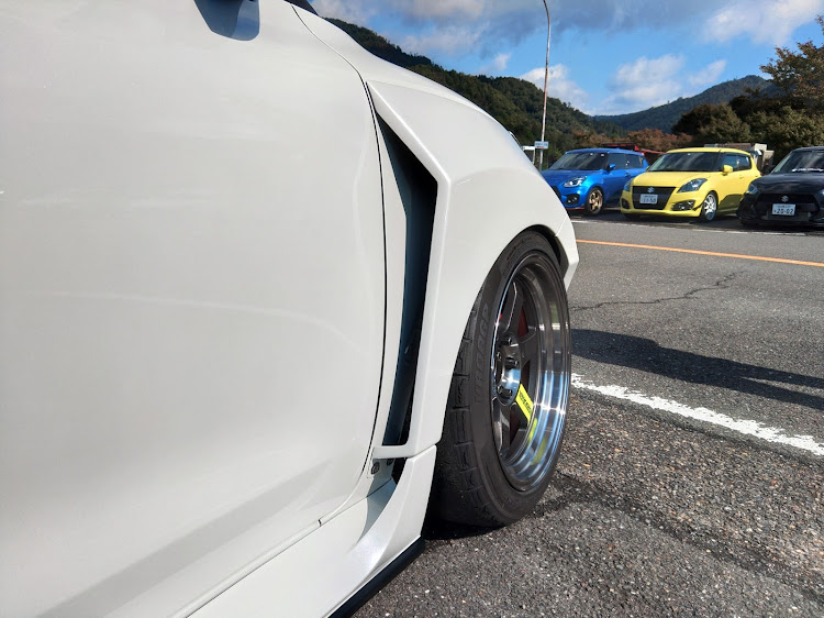スイフトスポーツのスイフト関西オフ・高雄パークウェイに関するカスタム事例の投稿画像4枚目