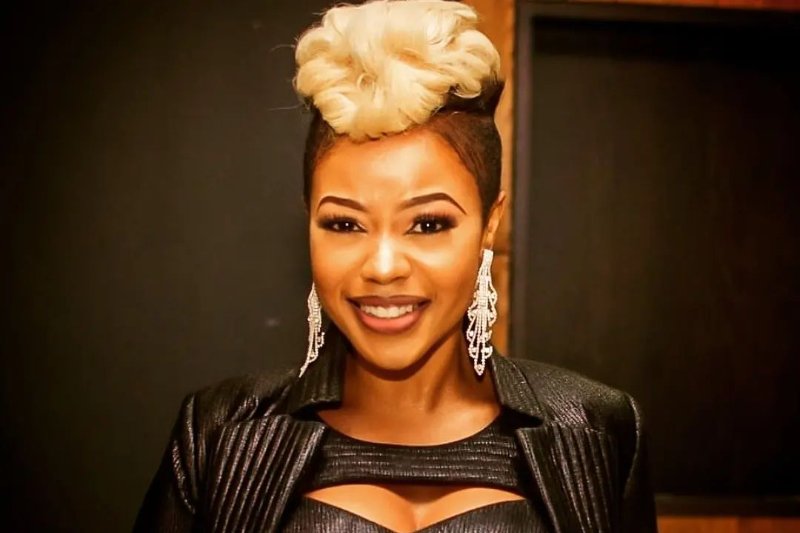 Zandie Gumede prays for her sister Kelly Khumalo's protection