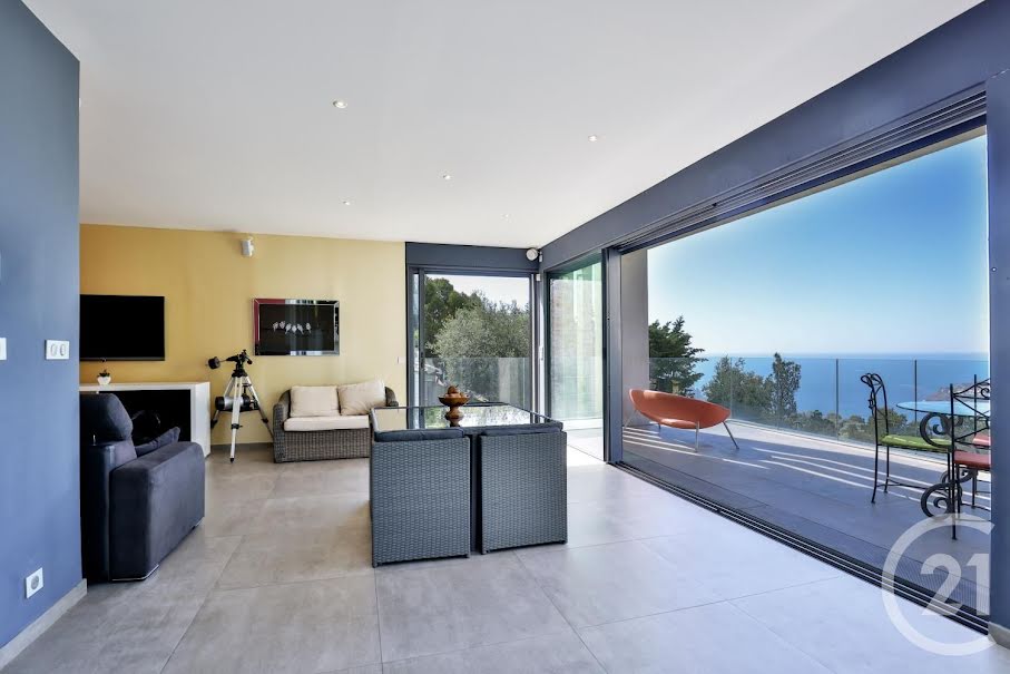 Location meublée maison 5 pièces 215.69 m² à Villefranche-sur-Mer (06230), 14 500 €