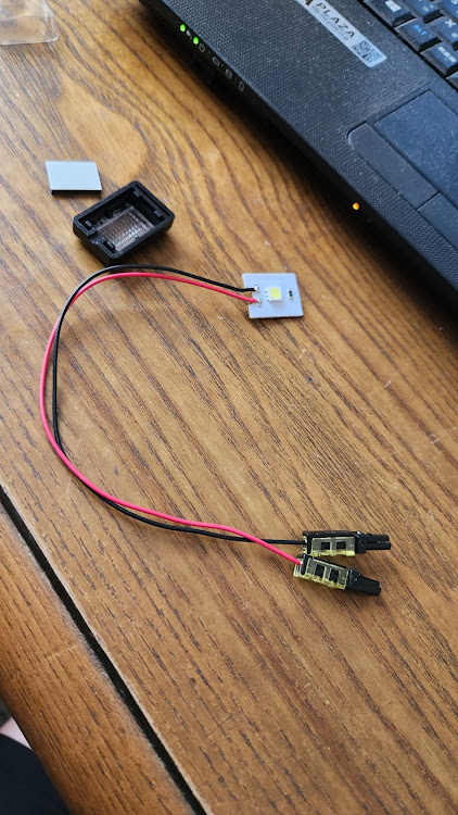 ミラのパカッと開けたら光る！グローブボックス照明・残暑厳しい・熱中症に気をつけて!!・謎のカプラーに関するカスタム事例の投稿画像15枚目