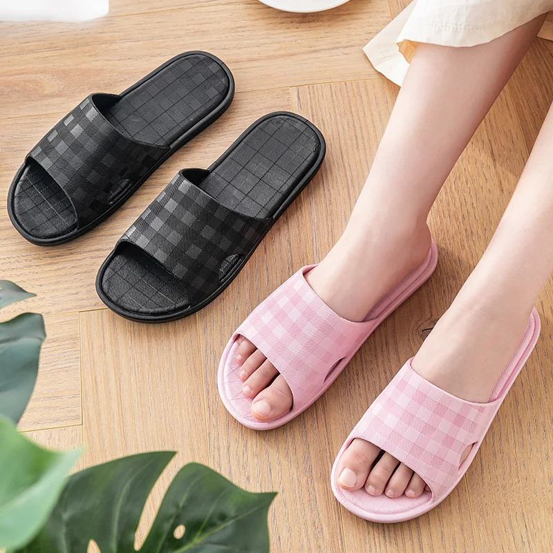 Cute Plaid Print Home Slippers Soft Sole Non-slip Floor Bathroom Shower Slippers for Women and Men House Shoes.