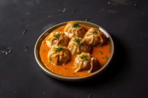 Paneer Gravy Momos [8 Pieces]