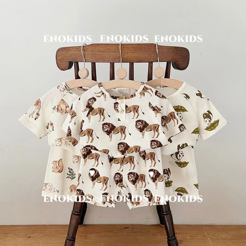 Klasse A Baby Katoen Zachte Zomer Leeuw Gedrukte Korte Mouw Huispak, comfortabel, ademend, ideaal voor de warme zomerdagen.