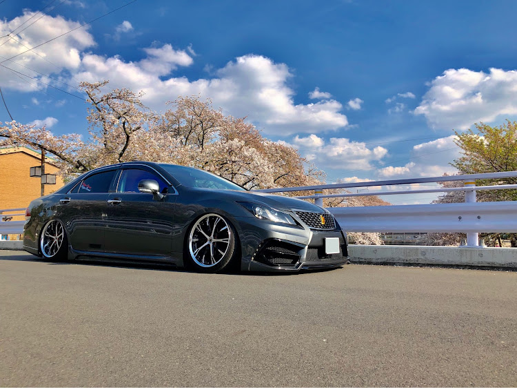 クラウンアスリートの桜とコラボ・エムズガレージ・レッドメモリーに関するカスタム事例の投稿画像9枚目