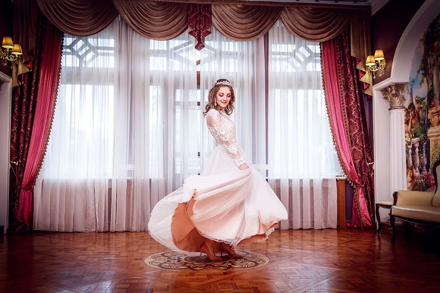 Nhiếp ảnh gia ảnh cưới Delana Romanova (delana). Ảnh của 2 tháng 7 2019