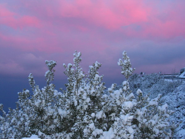 SUNSET AND SNOW di girandola