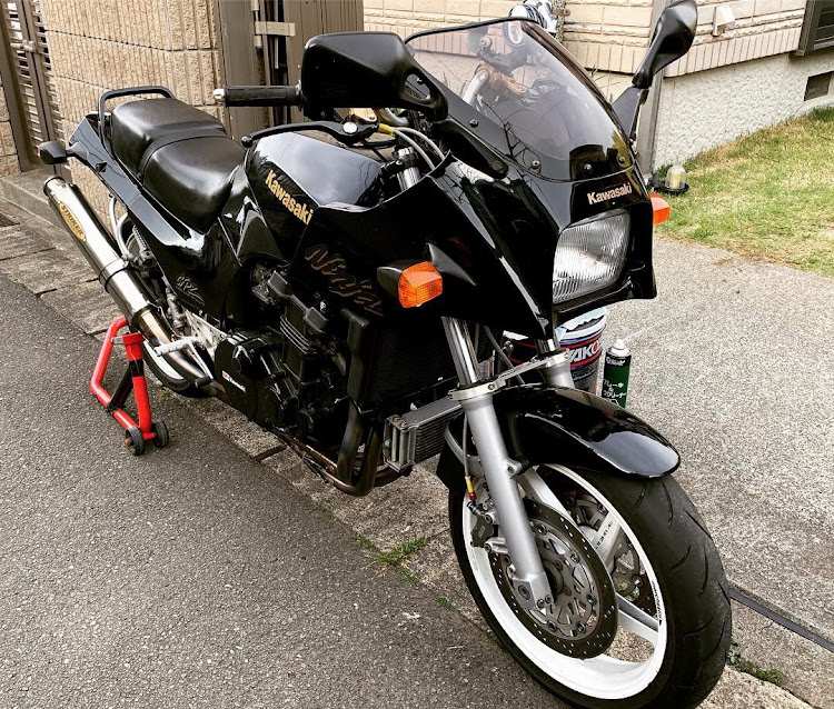 AKNさんが投稿したKawasaki・GPZ900R・Ninja・バイク・盆栽に関するカスタム事例の投稿画像1枚目