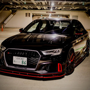 RS3 セダン