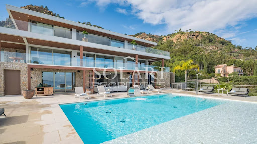 Modern villa with pool and mountain view - Luxury seasonal rental villa in Theoule-sur-mer, 11 rooms, 7 bedrooms
