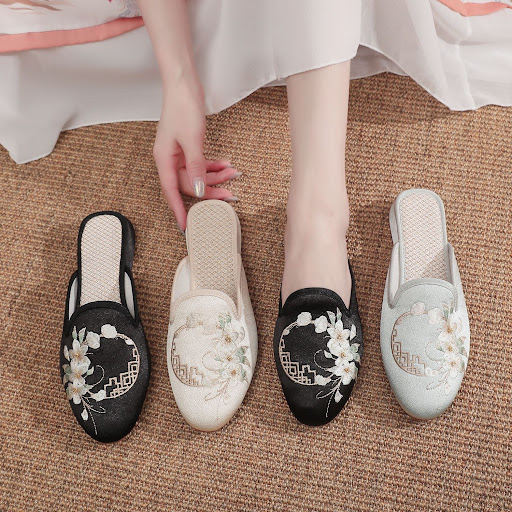 Title 12, Womens Mercerized Satin-Surface Embroidered Sl...