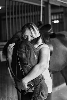 Wedding photographer Ekaterina Grishina (grishinakate). Photo of 16 November 2021