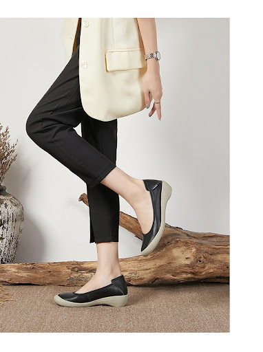 Title 16, Spring and Summer Womens Genuine Leather Shoes...