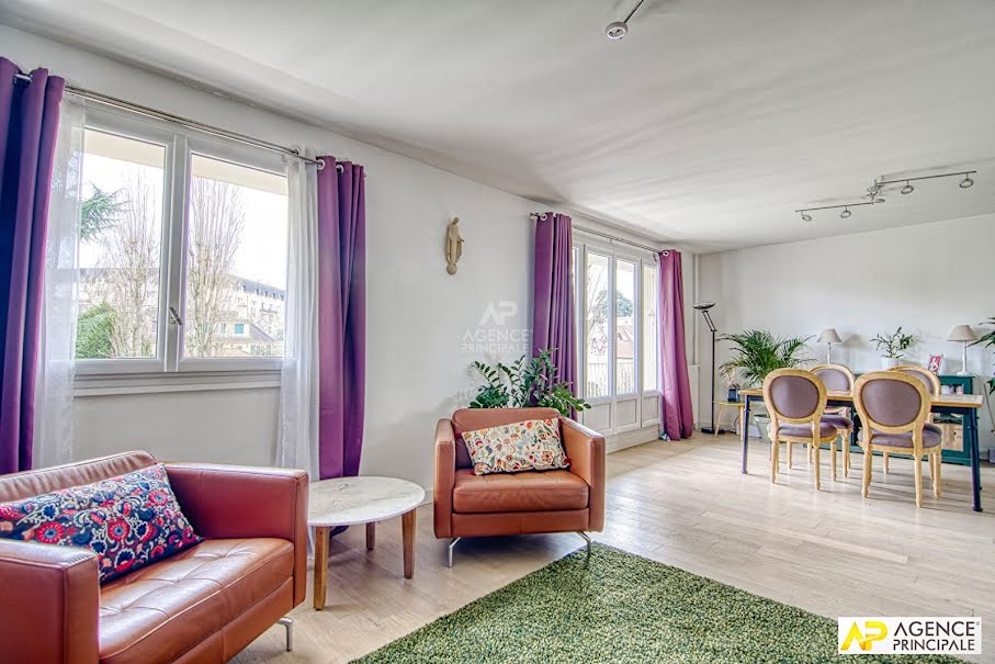 Vente appartement 6 pièces 118 m² à Saint-Germain-en-Laye (78100), 480 000 €