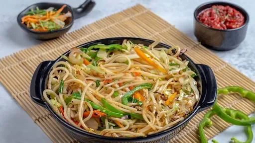 Veg Hakka Noodles