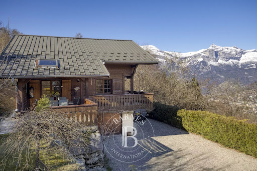 Chalet with panoramic view 2