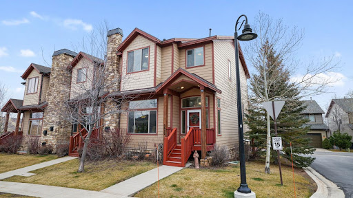 Maison avec piscine et terrasse 1