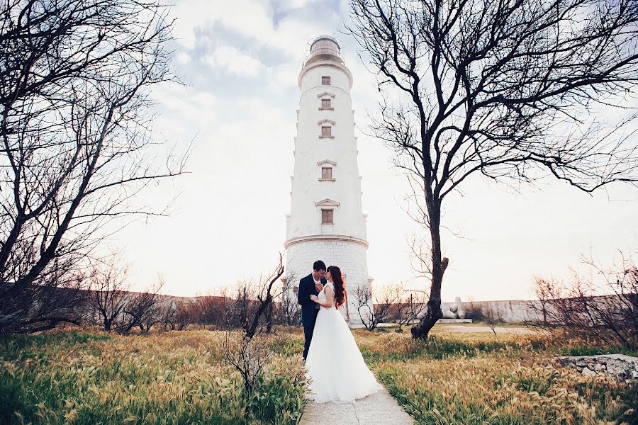 Fotógrafo de casamento Vyacheslav Kalinin (slavafoto). Foto de 18 de junho 2015