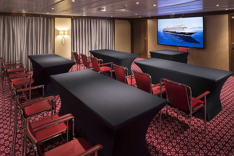 The Hudson meeting room on Koningsdam is outfitted with state-of-the-art tech.