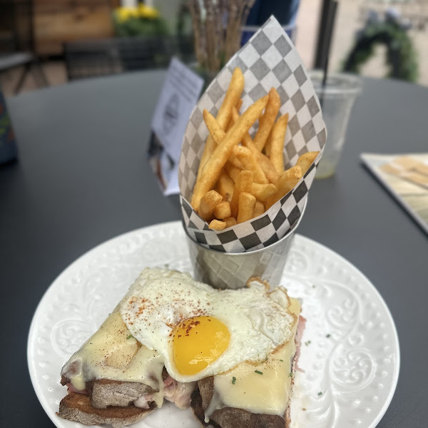 Croque madame and fries