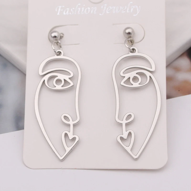 Boucles d'oreilles femme en alliage métallique, nouvelle mode. Accessoire élégant et tendance pour sublimer votre style et vos tenues.