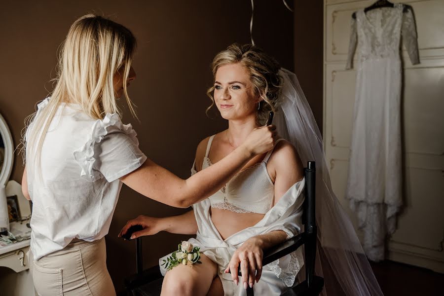 Fotógrafo de casamento Iwona Wiesław Szczurowie (alfakadr). Foto de 11 de junho 2021