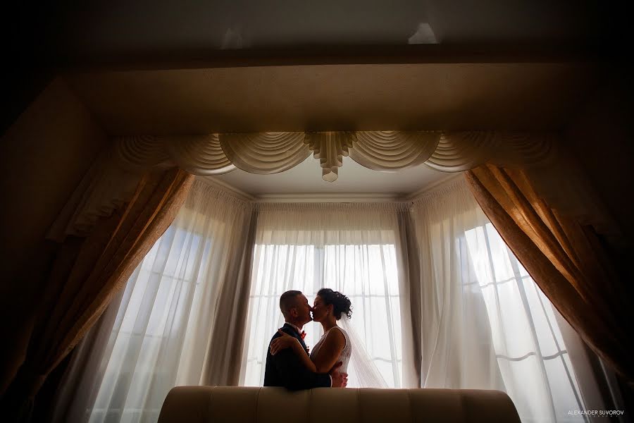 Fotógrafo de casamento Aleksandr Suvorov (kreezd). Foto de 18 de dezembro 2015