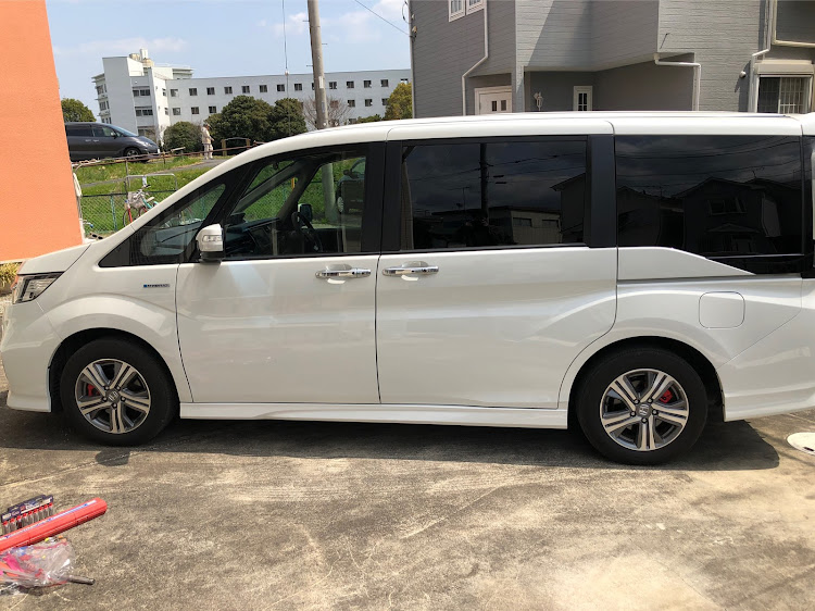 ステップワゴンの桜と愛車・rp5・車高調取付に関するカスタム事例の投稿画像2枚目