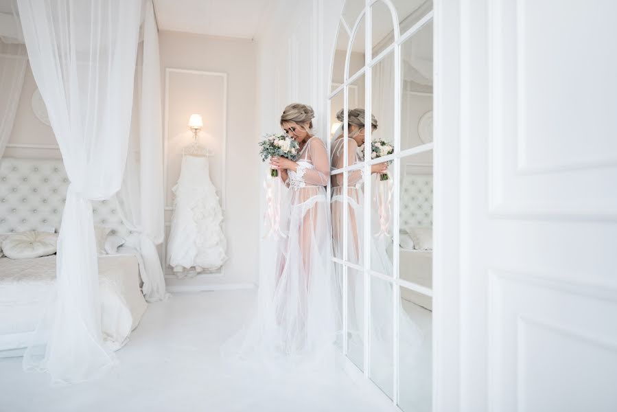 Photographe de mariage Ekaterina Lenshina (ketnov). Photo du 1 avril 2020