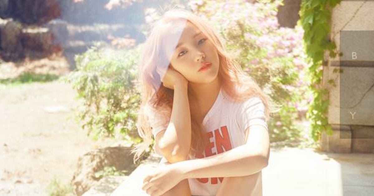 Baek A Yeon shocks fans with her new, shorter hairstyle 