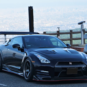 NISSAN GT-R