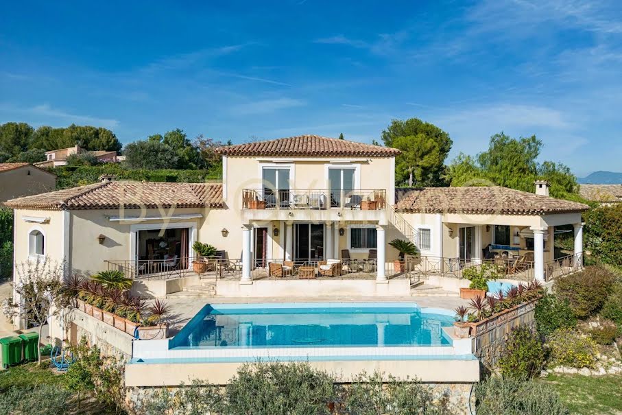 Vente villa 5 pièces 250 m² à Saint paul de Vence (06570), 1 689 000 €