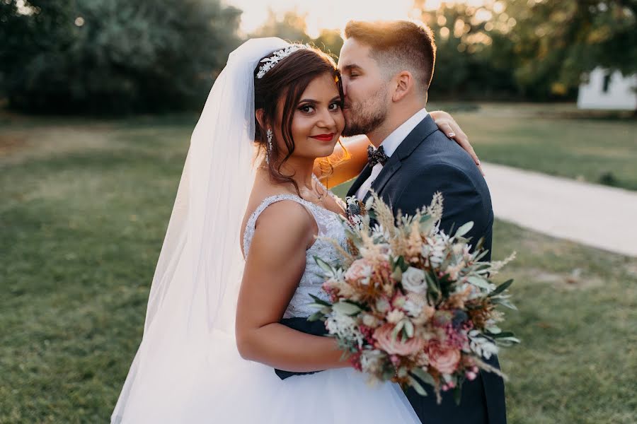 Fotógrafo de casamento Tamás Karácsony (tamaskaracsony). Foto de 18 de outubro 2021