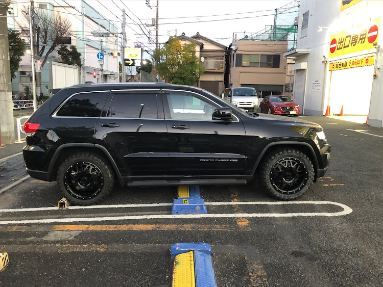グランドチェロキーのあけましておめでとうございます・ホイール交換・洗車・2025年カスタム抱負に関するカスタム事例の投稿画像3枚目