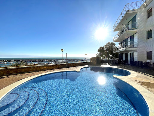 Appartement avec terrasse et piscine 3