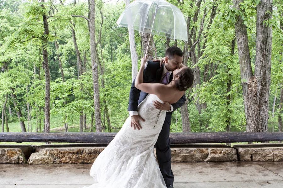 Fotografo di matrimoni Lexie Leuthauser (lexieleuthauser). Foto del 30 dicembre 2019