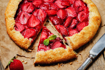 Easy Summer Rustic Strawberry Galette