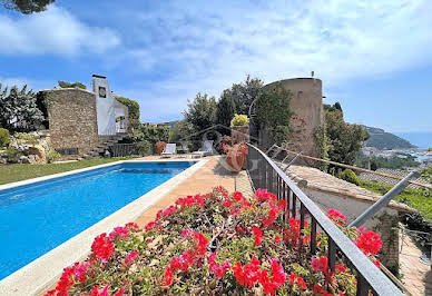 Villa avec piscine et terrasse 14