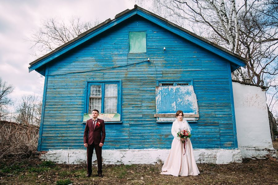 Fotógrafo de casamento Aleksandr Demin (demin-foto46). Foto de 1 de abril 2019