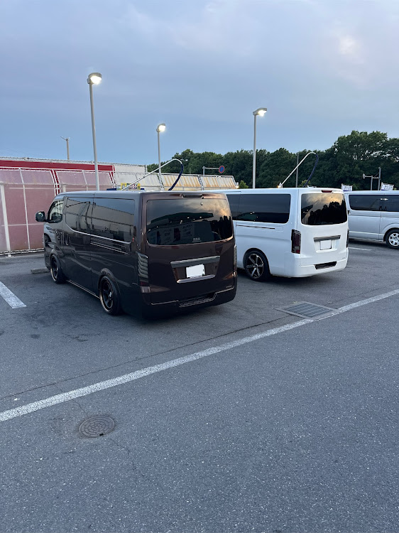 NV350キャラバンの4インチダウン・洗車・キャラバン・アップデート予定・来月車検……に関するカスタム事例の投稿画像1枚目