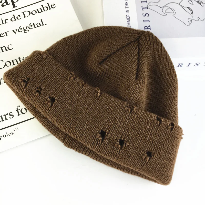 Bonnet en laine tricoté à trous pour l'automne et l'hiver