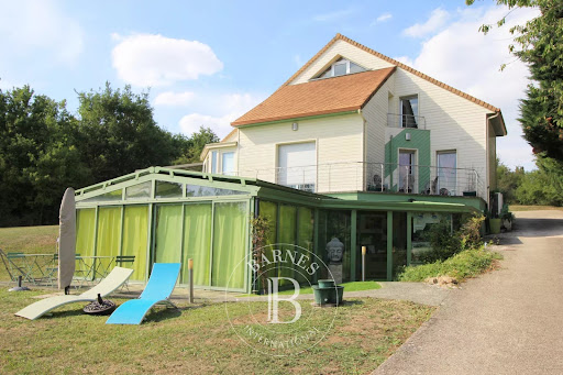 House with pool 2