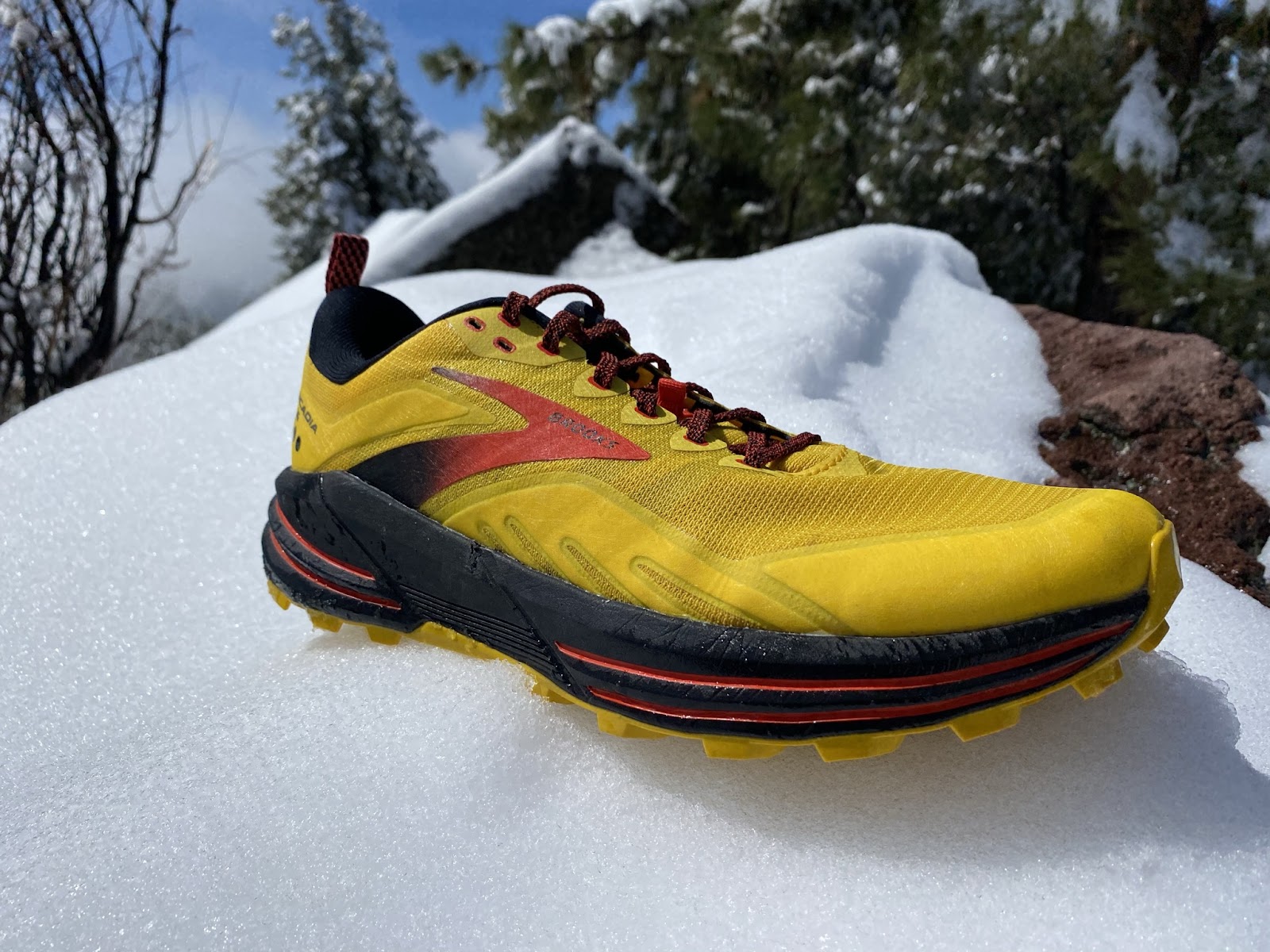 Brooks Cascadia 16 Standard and GTX Reviews – iRunFar