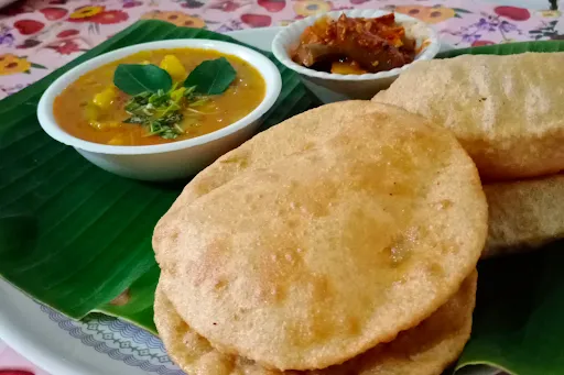 4 Poori + Sabji + Aachar