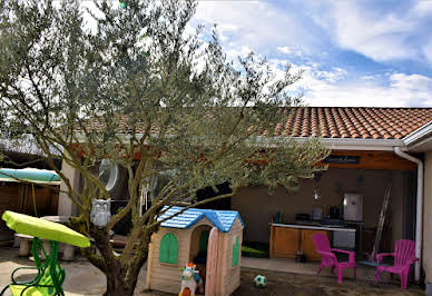 House with pool and terrace 11