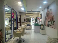 De Charms Saloon & Hair Studio photo 4